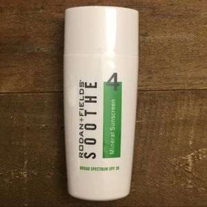 Sealed Rodan + Fields Soothe Mineral Sunscreen